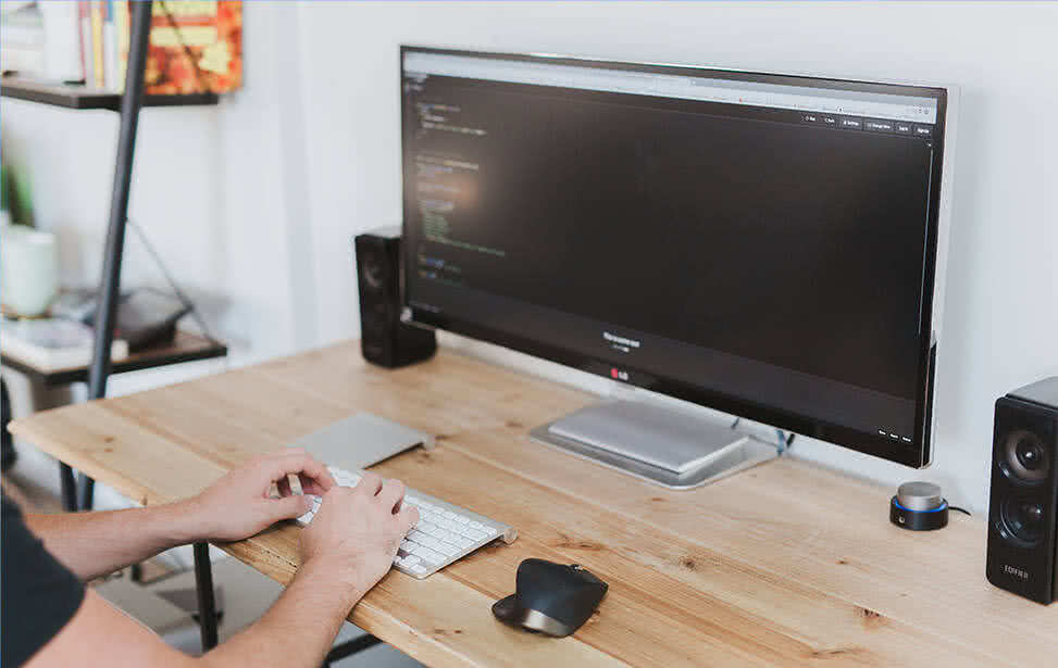 知名高端显示器代理商